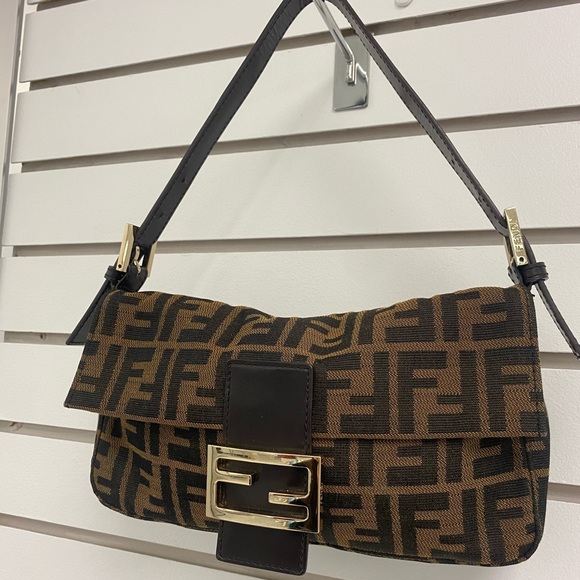 AUTHENTIC FENDI ZUCCA CLASSIC BAGUETTE - Picture 2 of 14